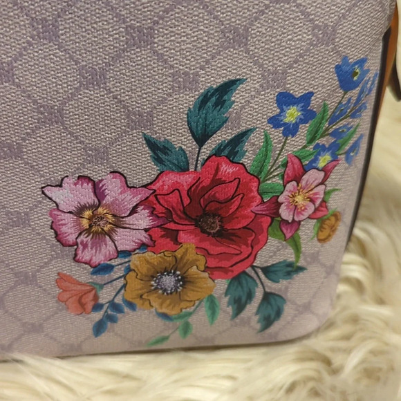 *new without tags* NWOT Steve Madden Leather Cross Body Satchel Floral Purse - Picture 3 of 10